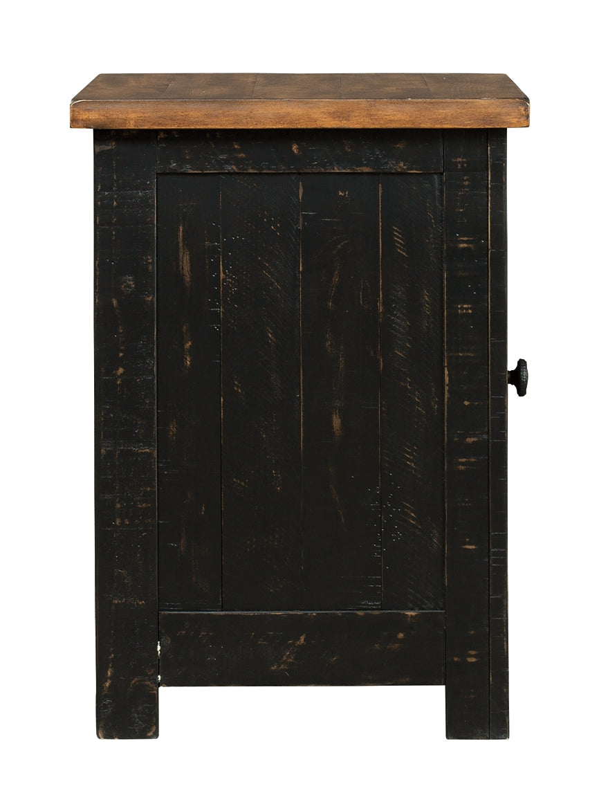Valebeck Chairside End Table - Black/Brown