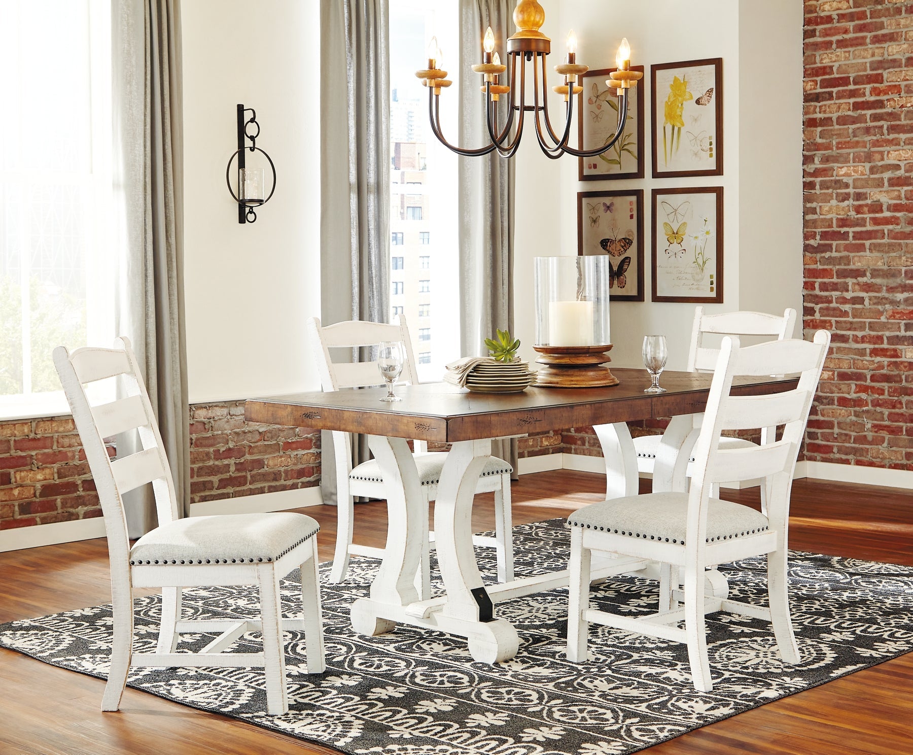Valebeck Table