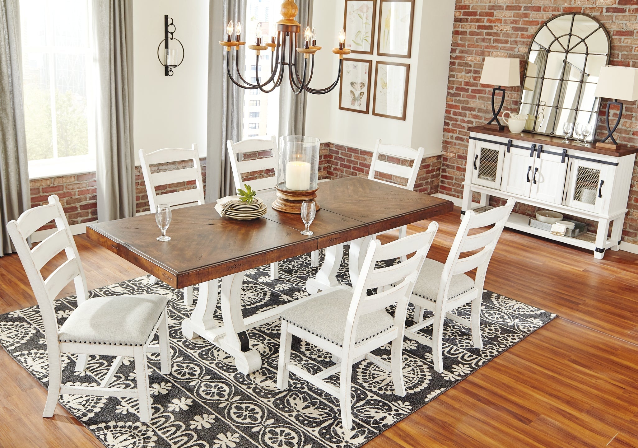 Valebeck Table