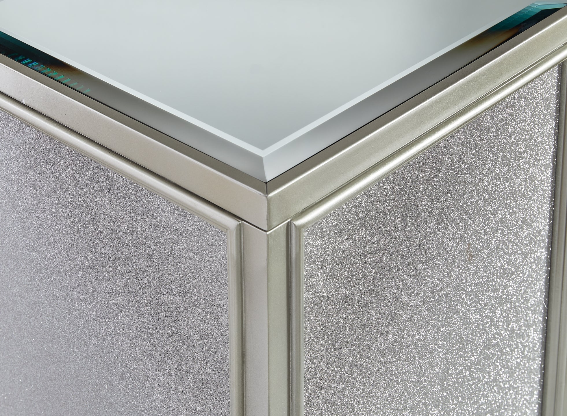 Traleena Nesting End Tables (2-Piece) - Silver Finish