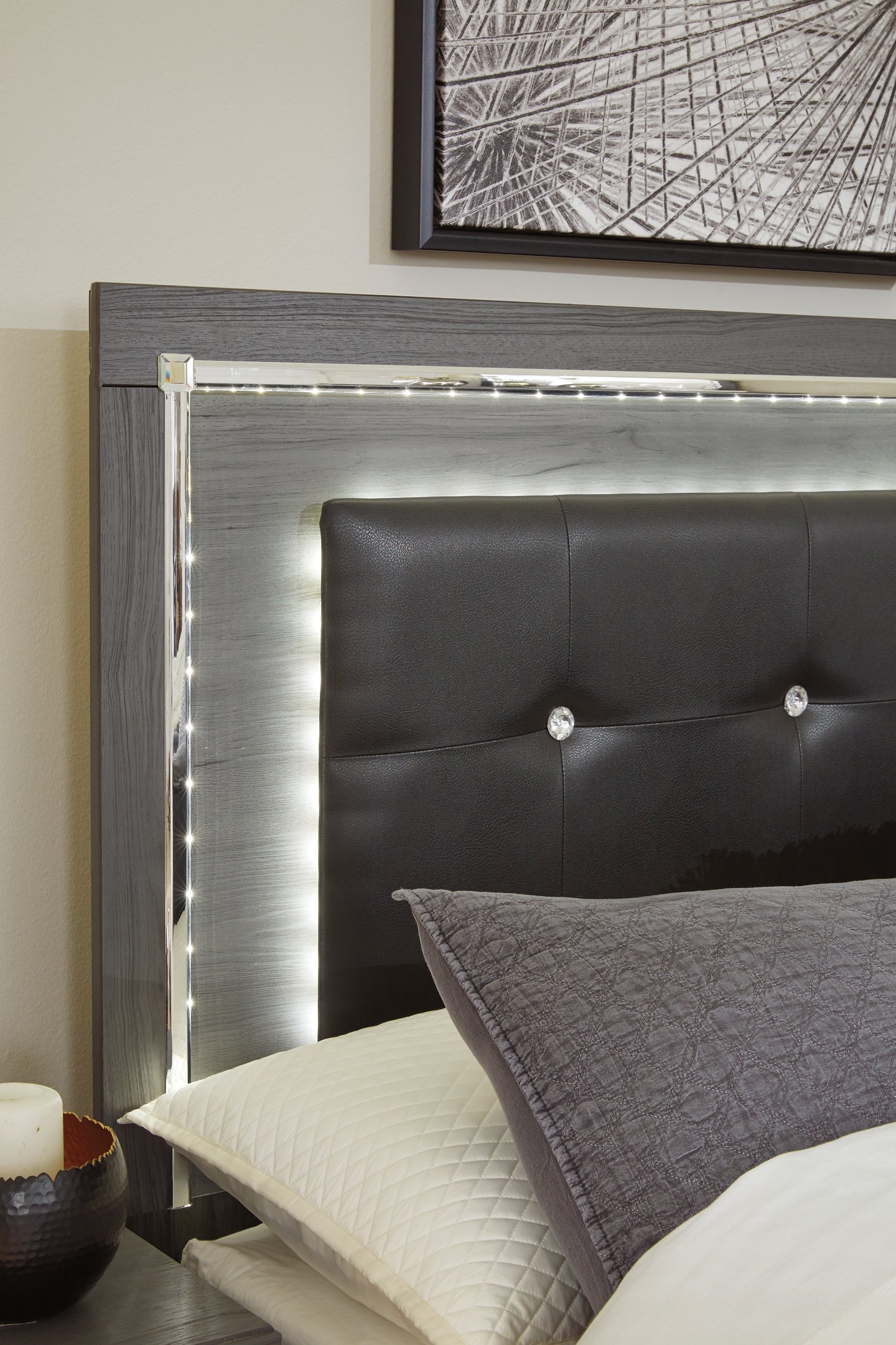 Lodanna Full Upholstered Panel Headboard Bed with Mirrored Dresser, Chest and Nightstand