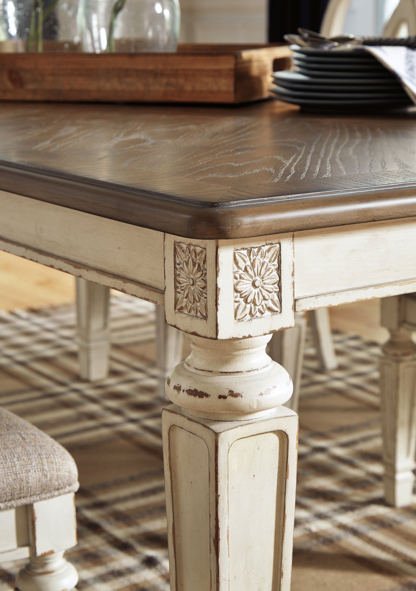 Realyn 5-Pc Dining Set