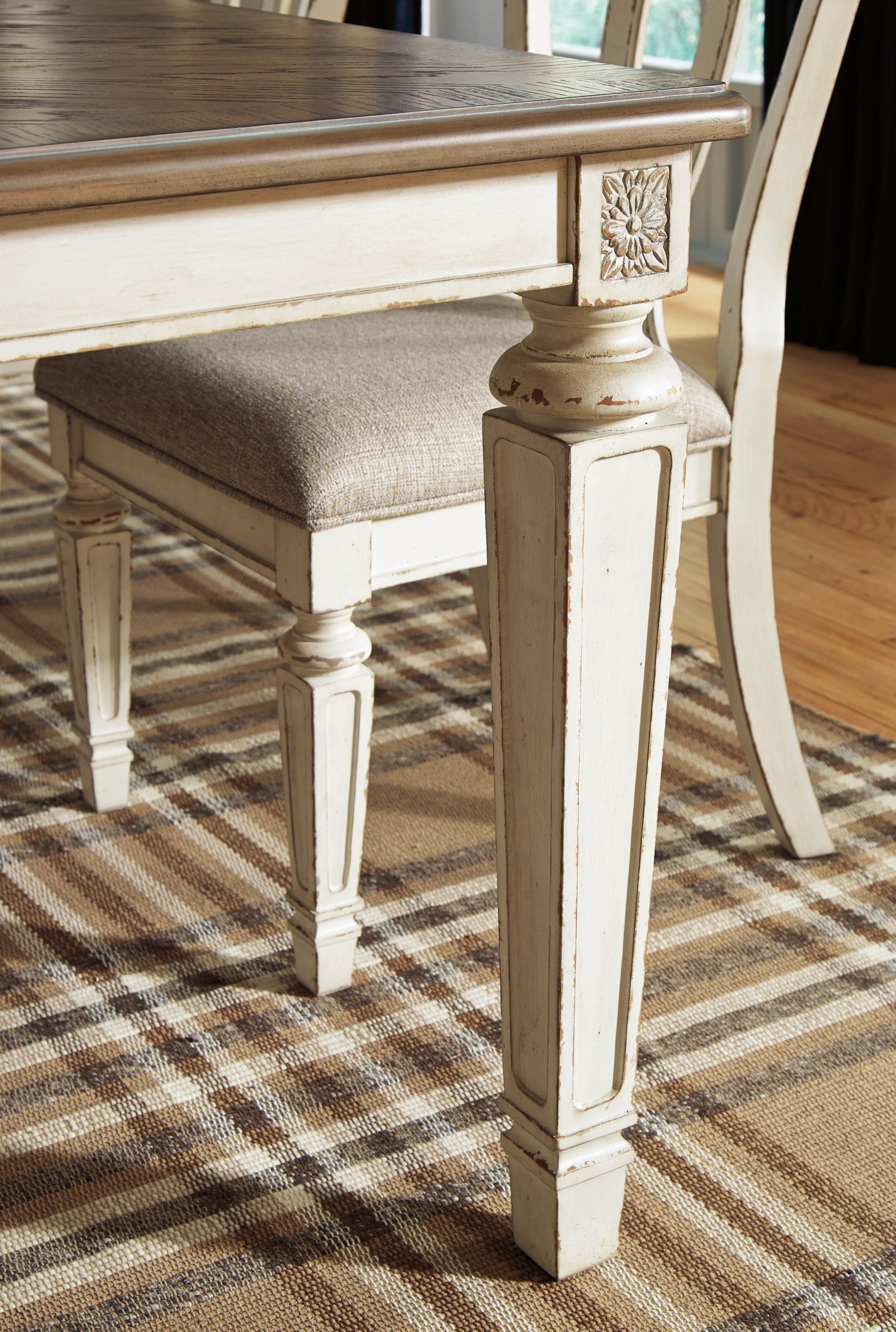 Realyn 5-Pc Dining Set