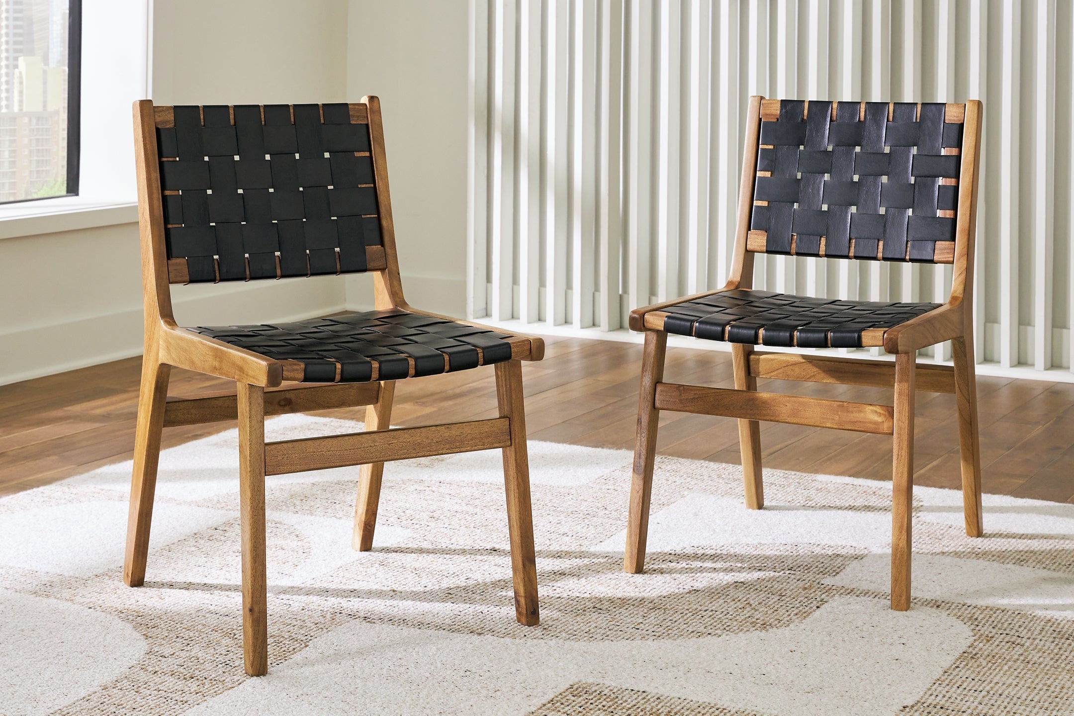 Fortmaine Chair (Set of 2)
