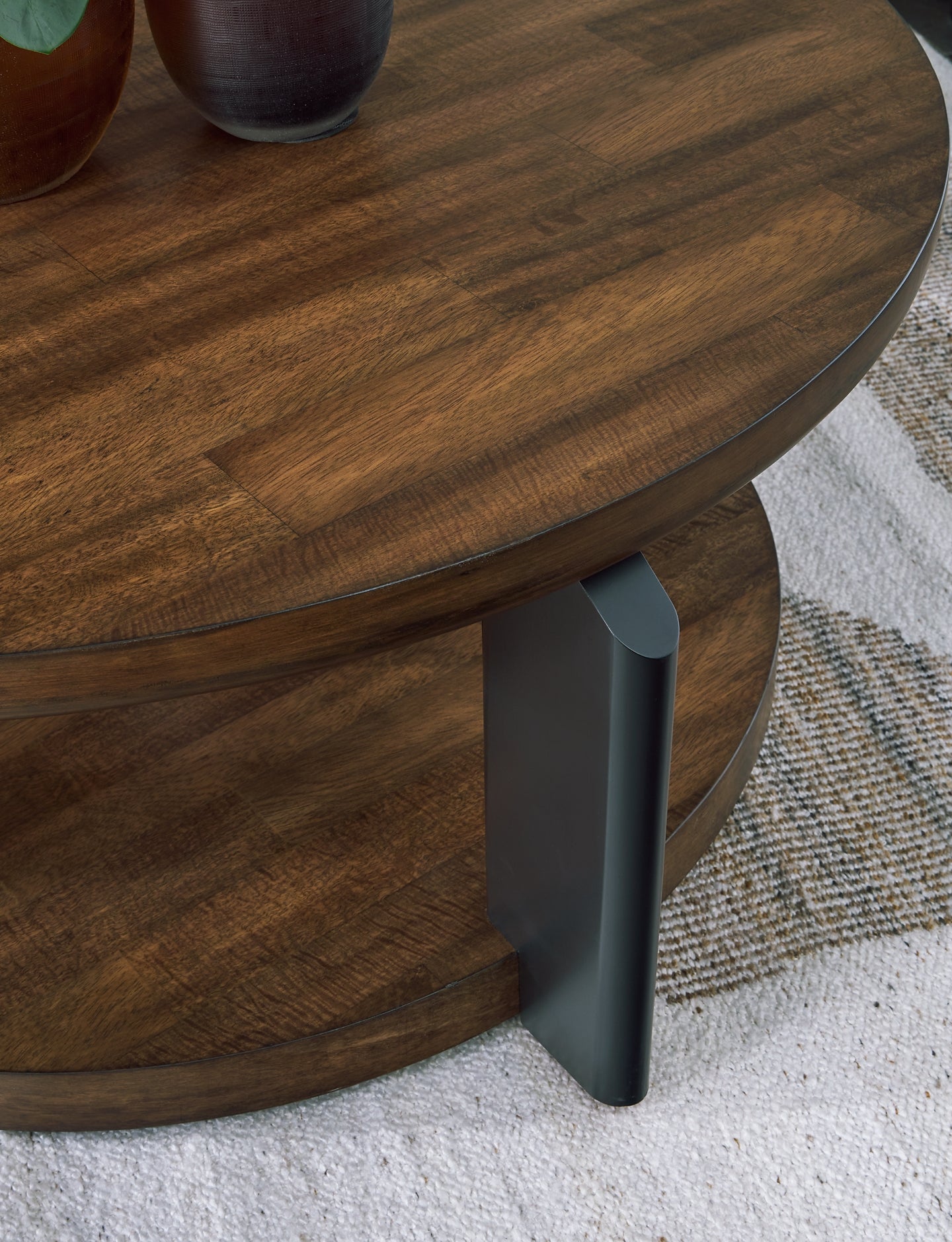 Kraeburn Coffee Table - Brown/Black