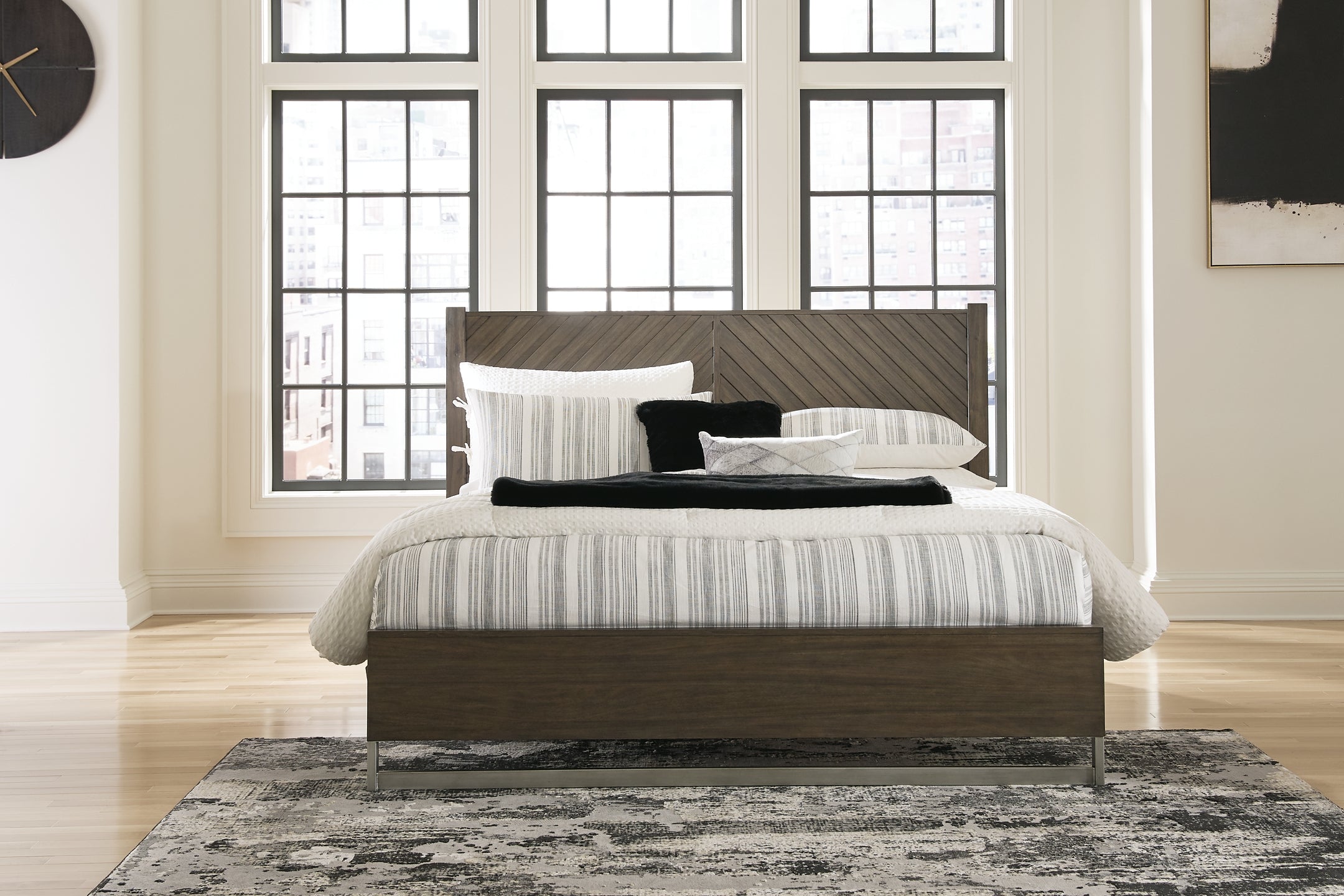 Arkenton King Panel Bed with Mirrored Dresser and Chest