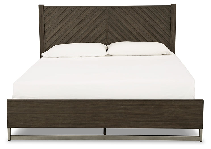 Arkenton California King Panel Bed with Mirrored Dresser and Chest