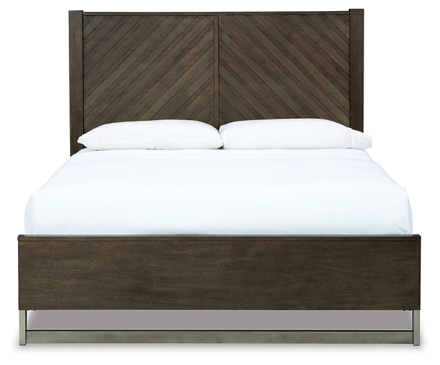 Arkenton Queen Panel Bed with Mirrored Dresser