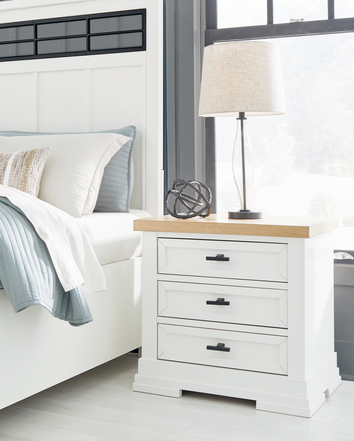 Ashbryn California King Panel Storage Bed with Mirrored Dresser and Nightstand