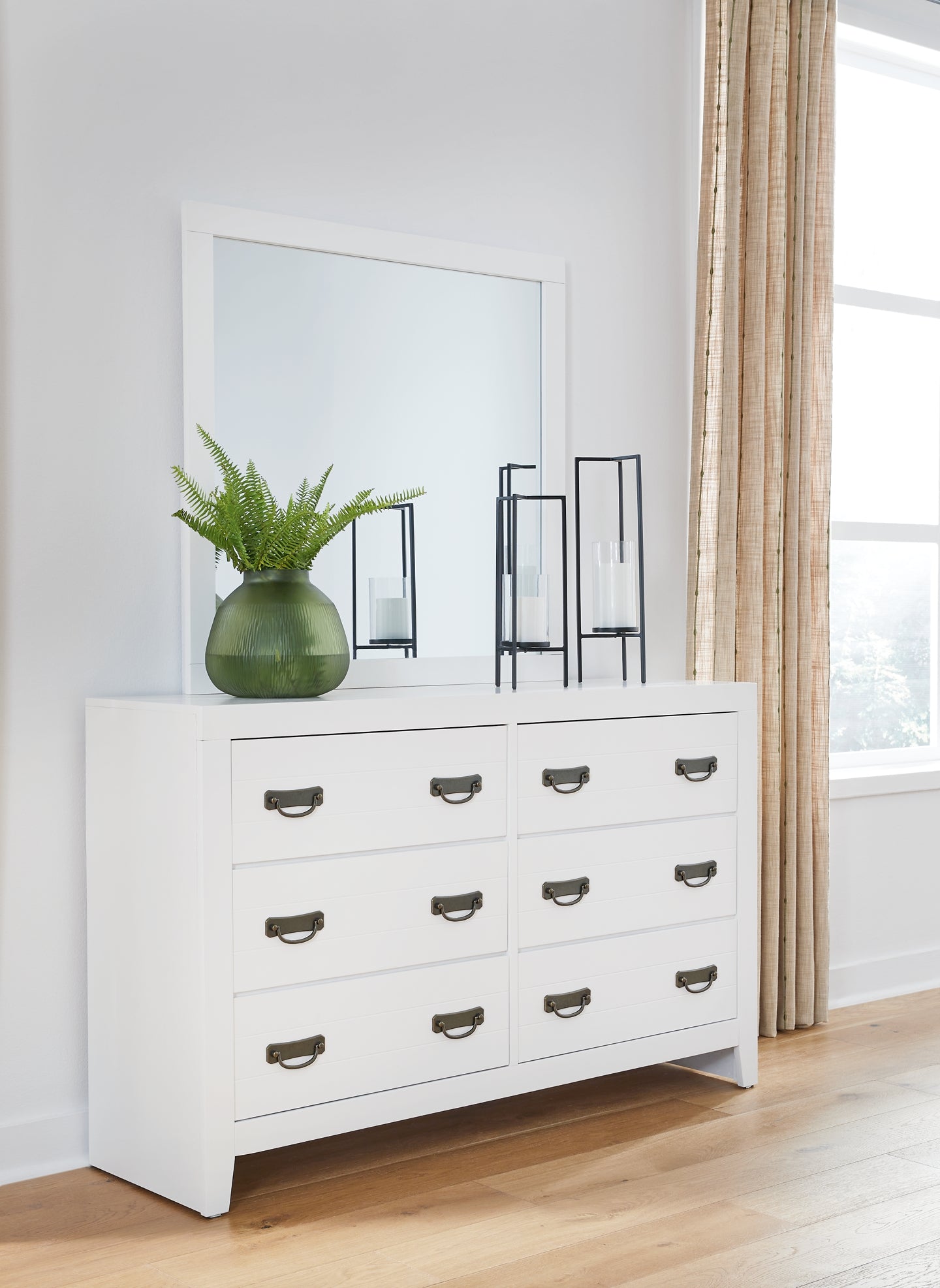 Binterglen Queen Panel Bed with Mirrored Dresser, Chest and Nightstand