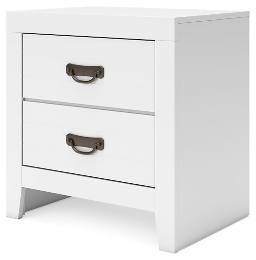 Binterglen King Panel Bed with Mirrored Dresser, Chest and Nightstand