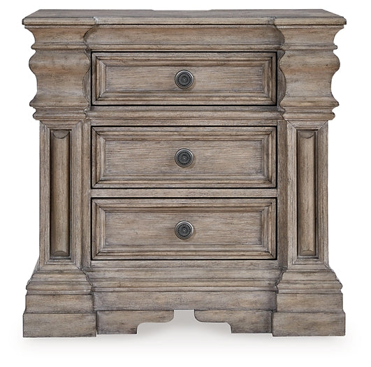 Blairhurst California King Panel Bed with Mirrored Dresser, Chest and Nightstand