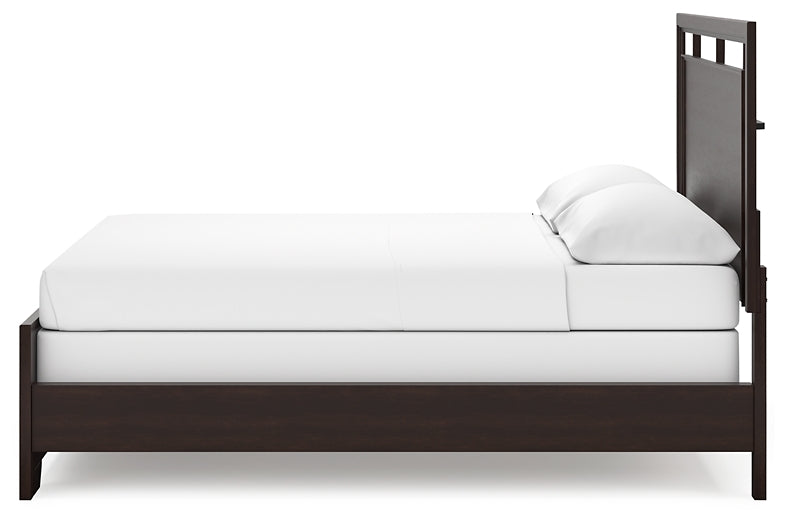 Covetown California King Panel Bed with Mirrored Dresser and Chest