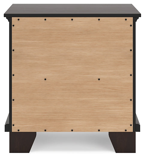 Covetown California King Panel Bed with Mirrored Dresser, Chest and Nightstand