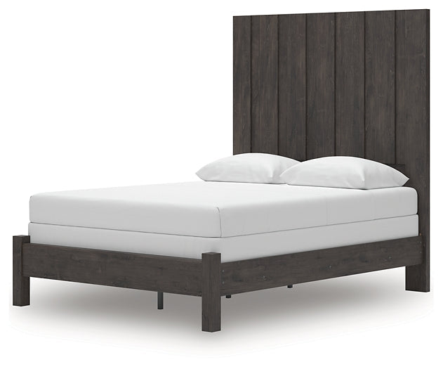 Fraluna Queen Panel Bed with Mirrored Dresser and Nightstand
