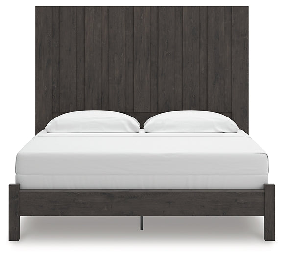 Fraluna King Panel Bed with Mirrored Dresser and Nightstand