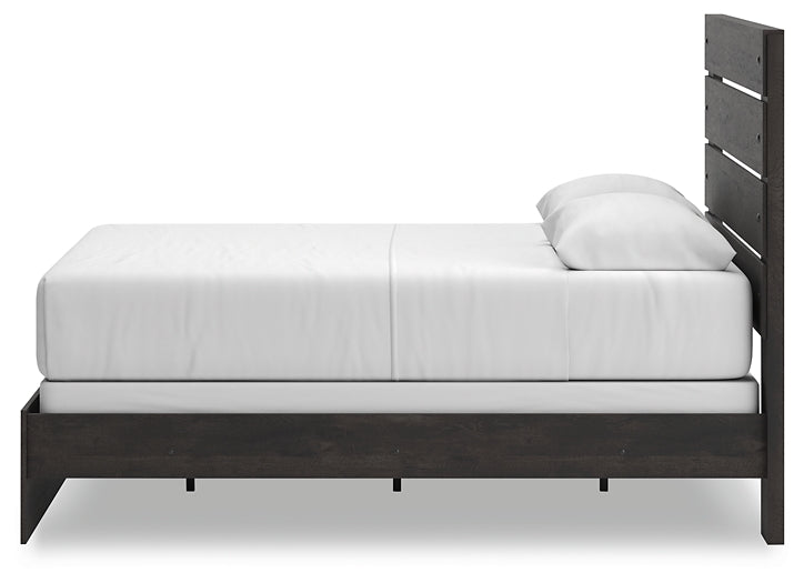 Hollivern Queen Panel Bed with Mirrored Dresser