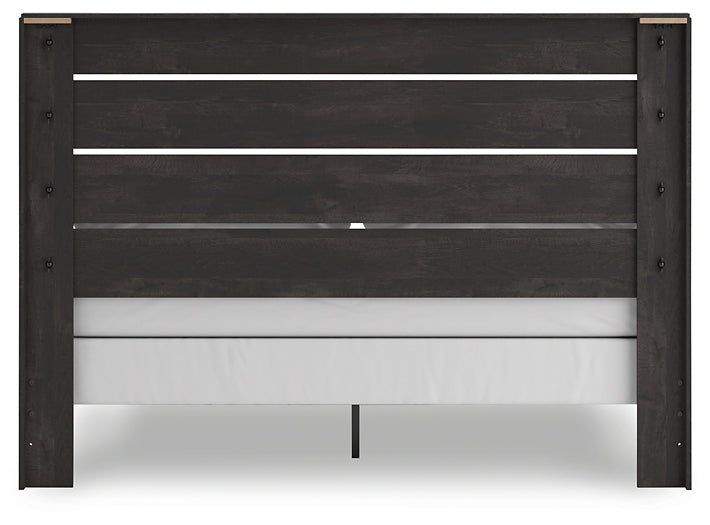 Hollivern King Panel Bed with Mirrored Dresser and Chest