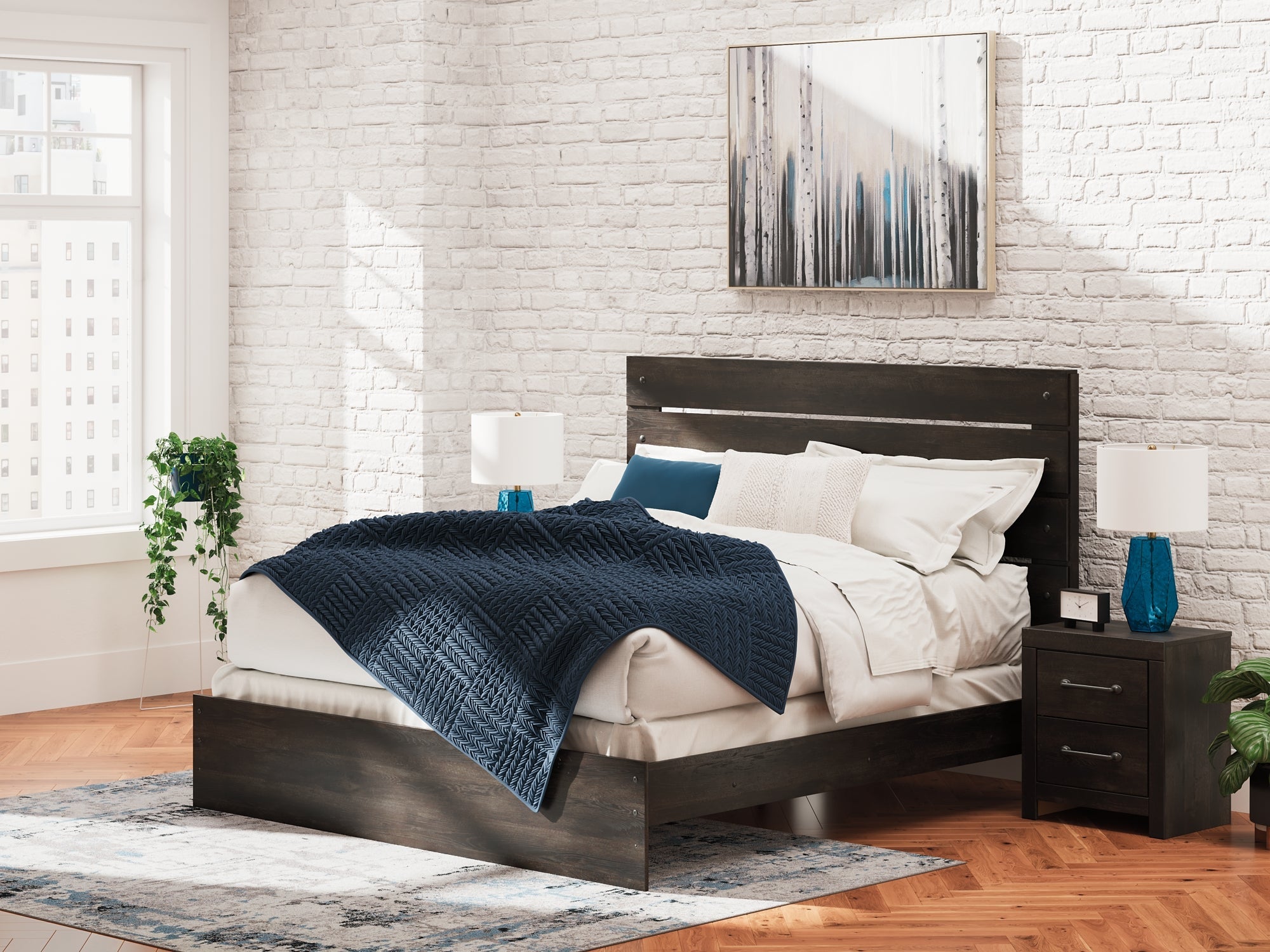 Hollivern King Panel Bed with Mirrored Dresser, Chest and Nightstand