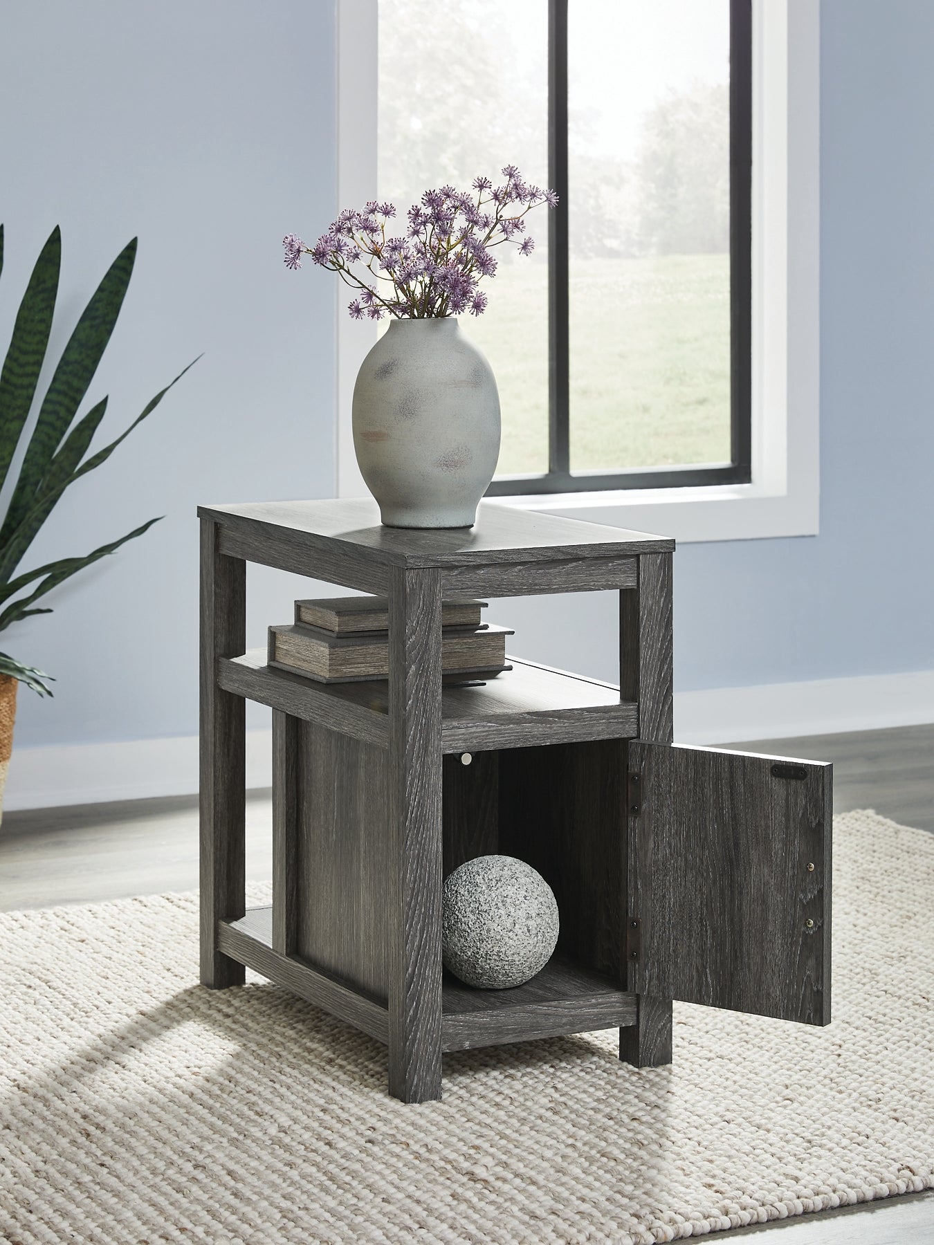 Fendenmore Chairside End Table - Brown/Gray
