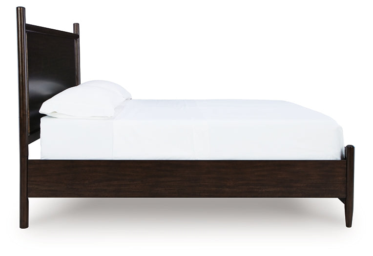 Dantenton King Panel Bed