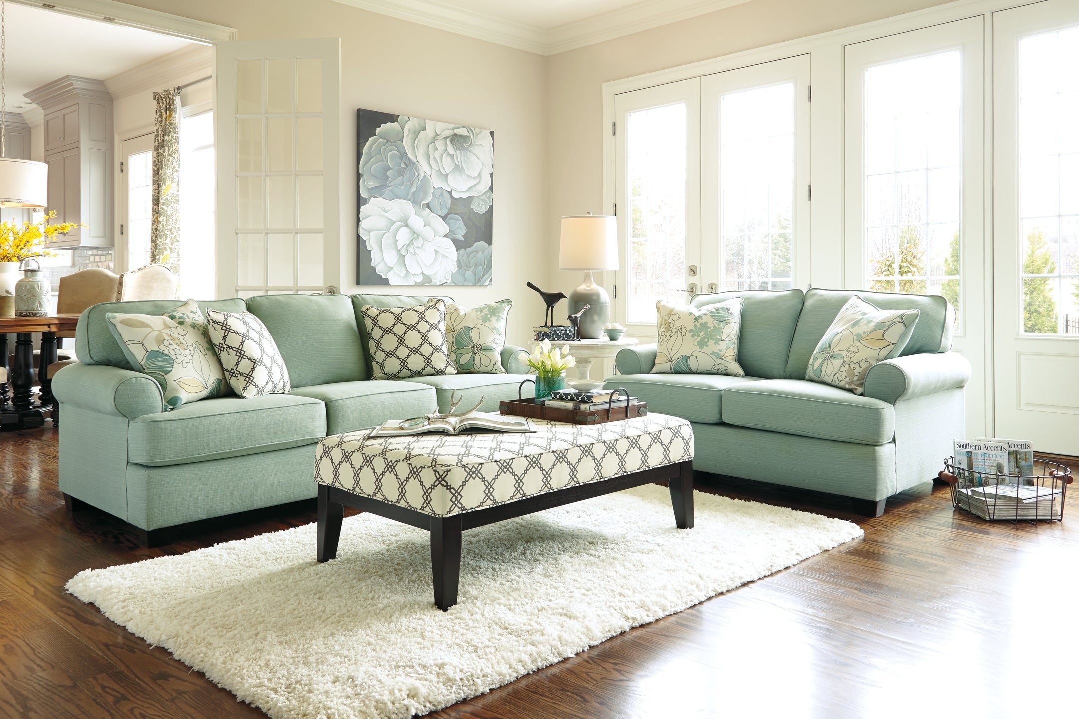 Mirimyn Round Accent Table