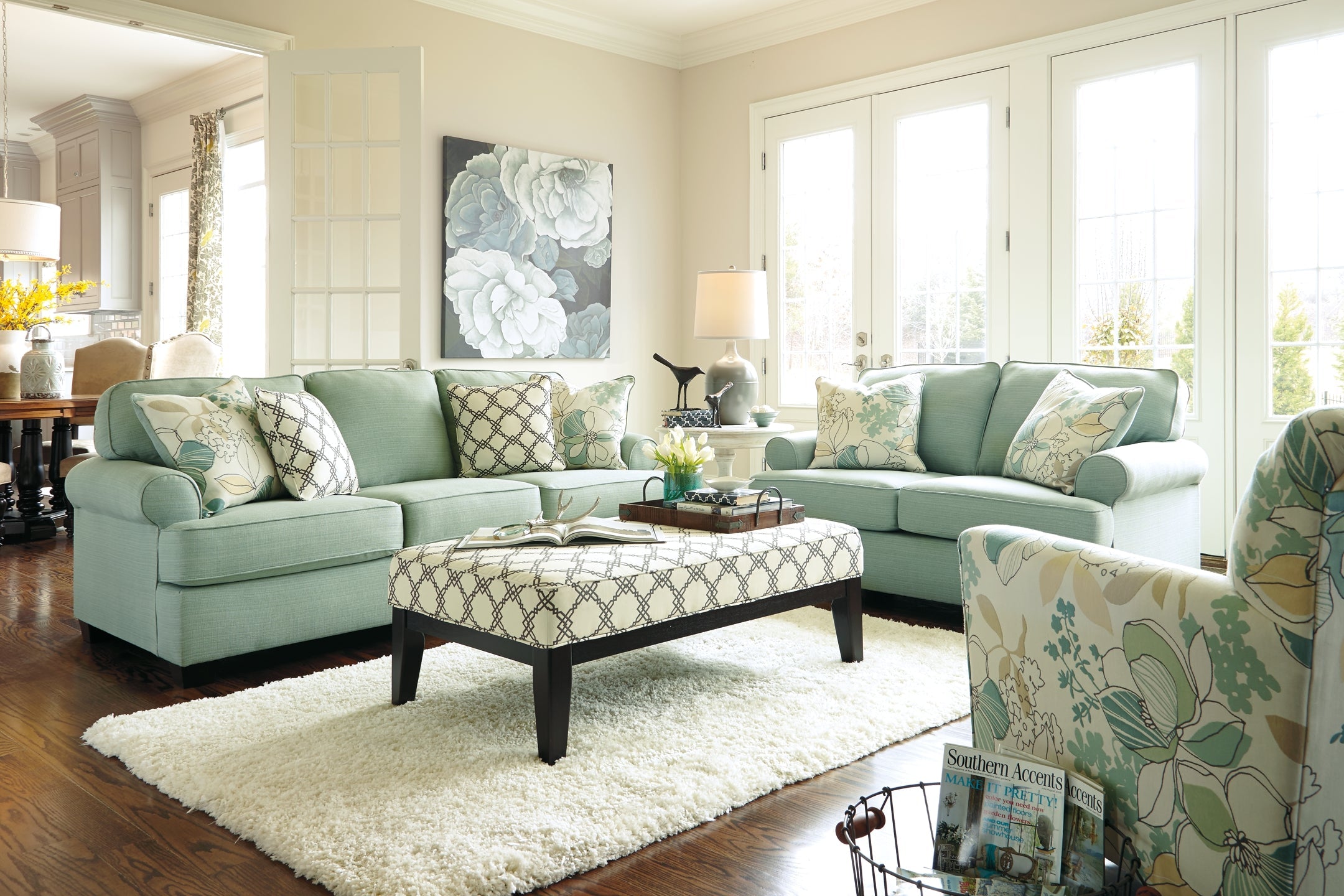 Mirimyn Round Accent Table