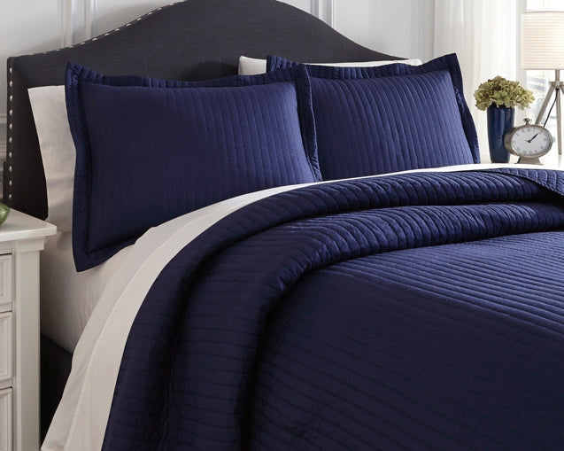 Raleda Queen Coverlet Set