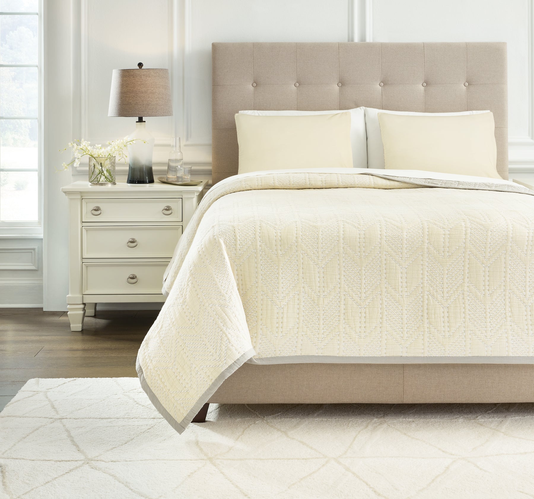 Jaxine King Coverlet Set