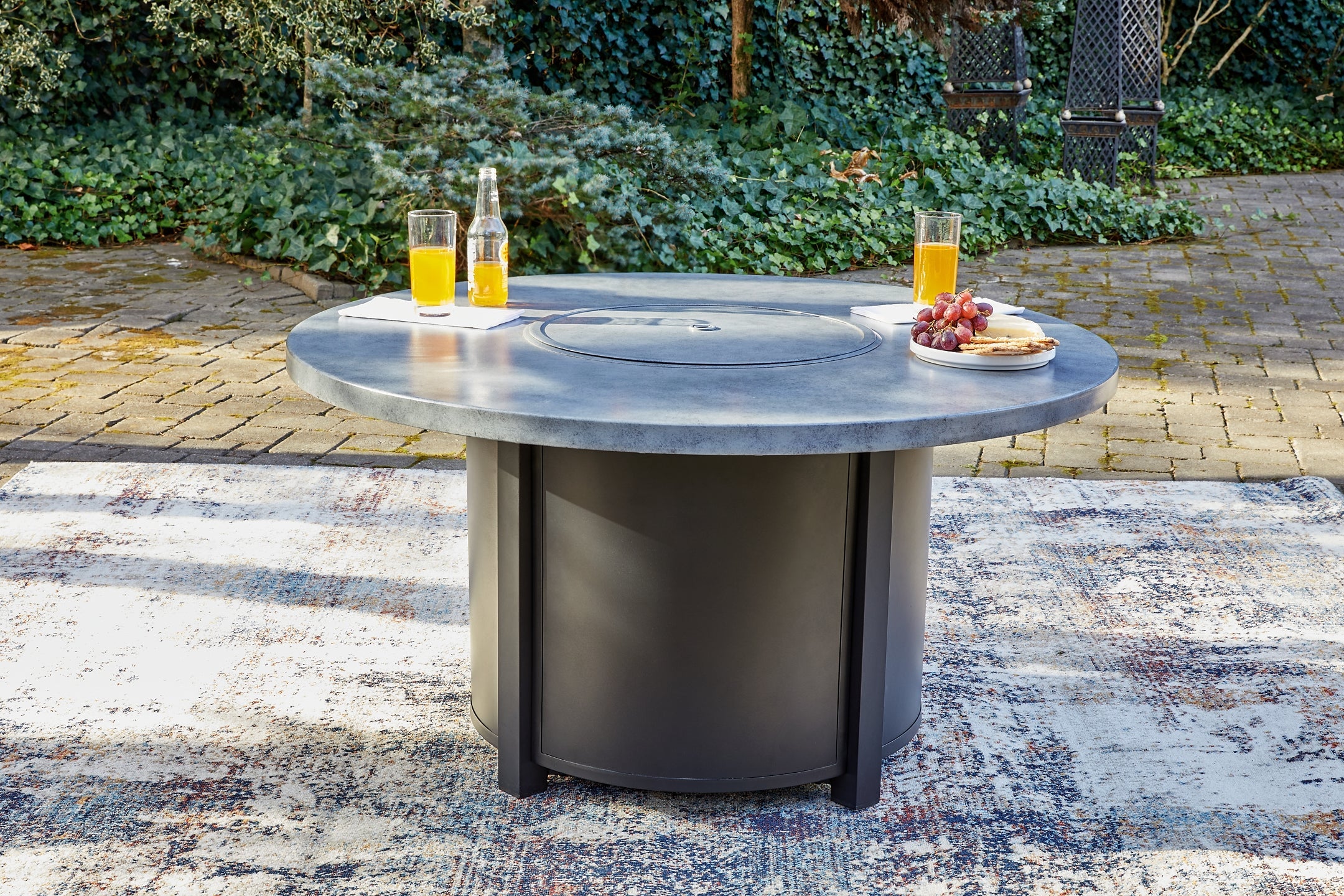 Coulee Mills Round Fire Pit Table
