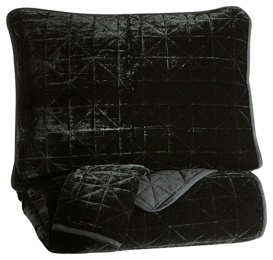 Dairick Queen Quilt Set