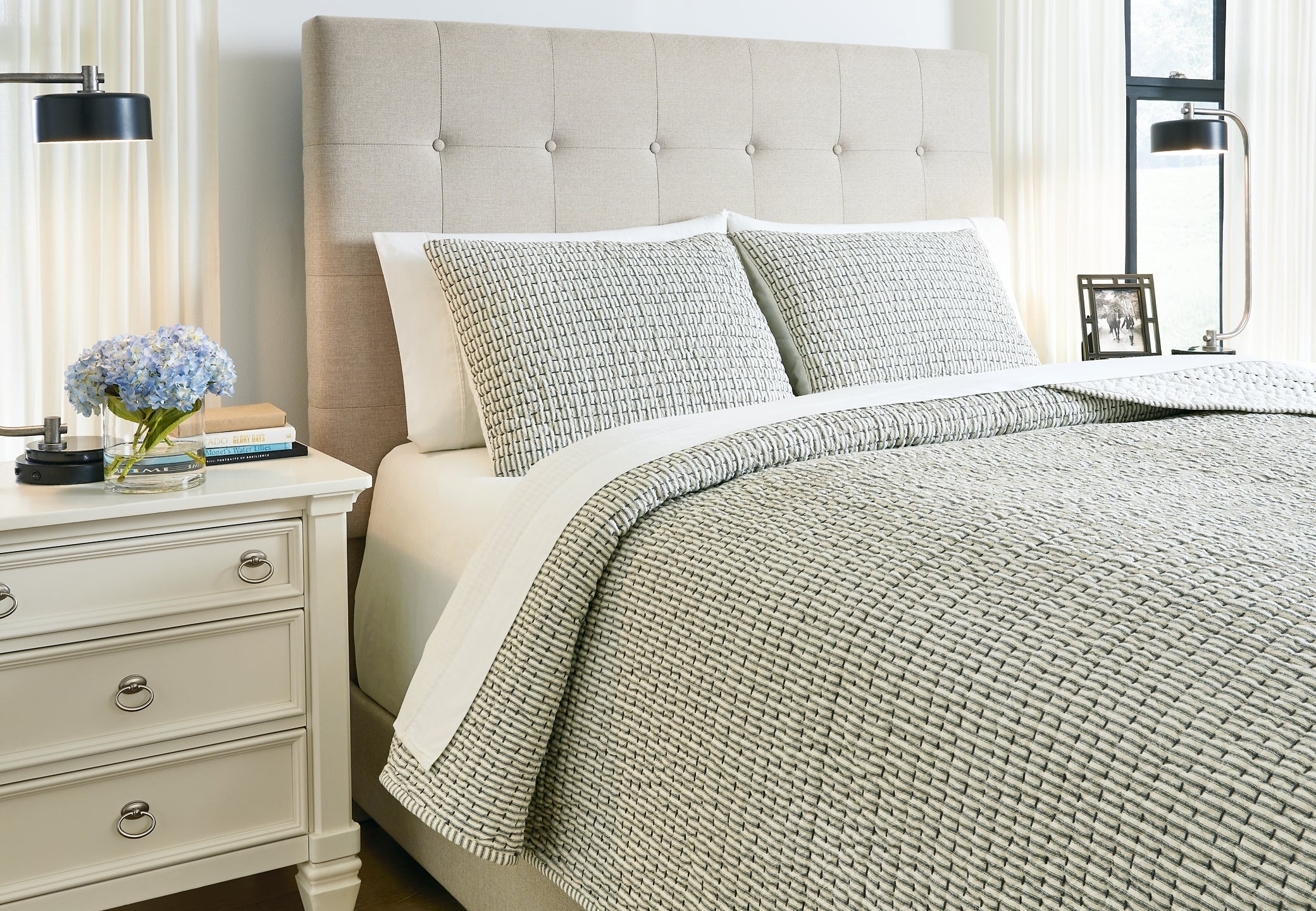 Doralia King Coverlet Set