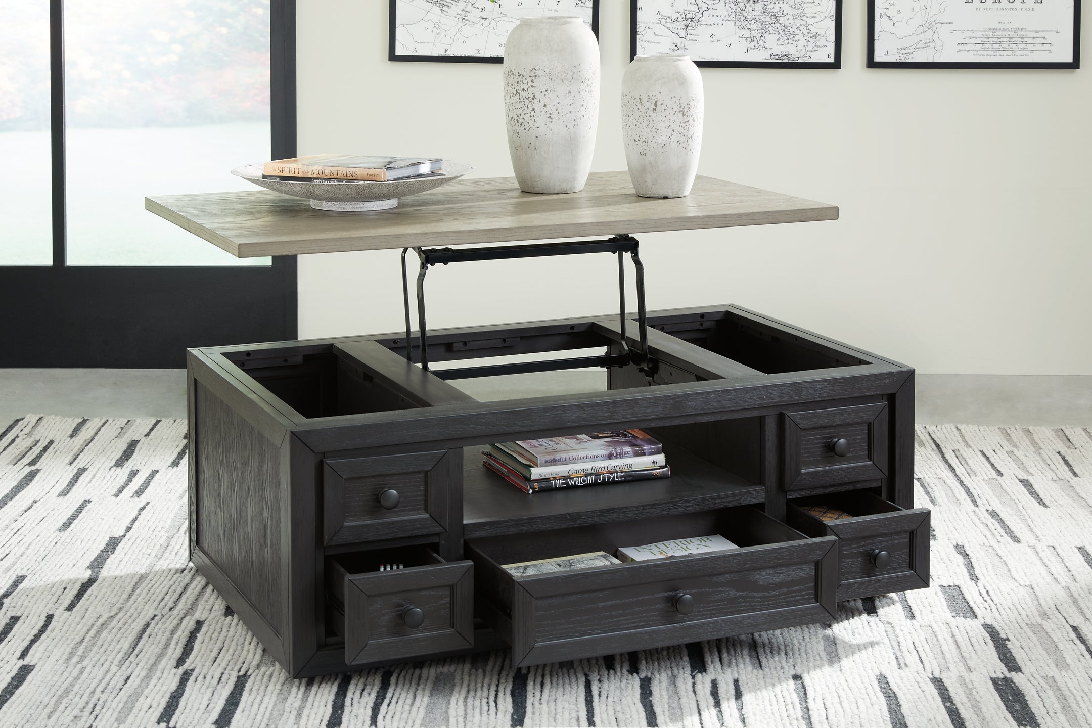 Foyland Lift Top Cocktail Table